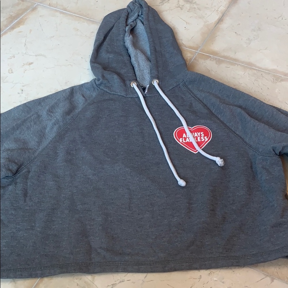 Cropped hoodie